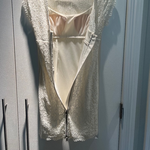 db|studio  Short Lace Cap Sleeve Dress with Exposed Zipper - Picture 4 of 10